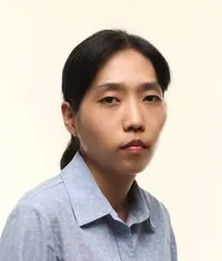 의사, 영화감독인 송윤희의 대표 이미지