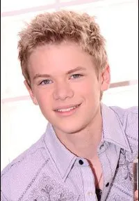 영화배우인 켄턴 듀티의 대표 이미지