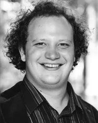 배우인 존 프리커의 대표 이미지