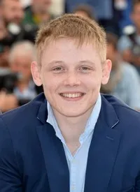 배우인 막심 예멜야노프의 대표 이미지