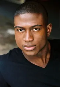 영화배우인 신쿠아 월스의 대표 이미지