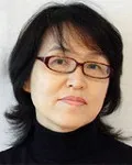 시인인 최정례의 대표 이미지