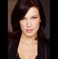 배우인 트리시아 브라운의 대표 이미지