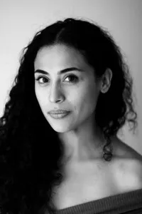 영화배우인 비키 아라이코의 대표 이미지