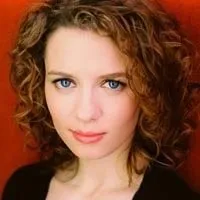 영화배우인 라라 진 초로스테키의 대표 이미지