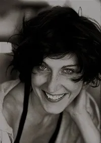 영화배우인 셀린 멘빌의 대표 이미지