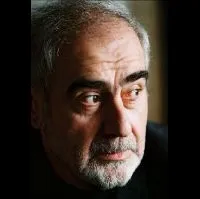 영화배우인 아브탄딜 마카라제의 대표 이미지