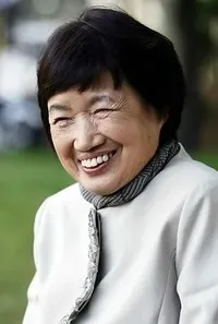 소설가인 박완서의 대표 이미지
