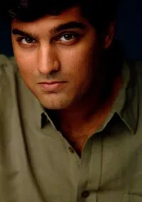 영화배우인 쿠날 로이 카푸르의 대표 이미지