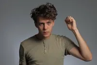 영화배우인 밀로스 비코비치의 대표 이미지