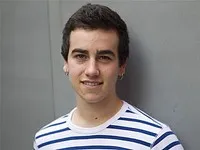 영화배우인 알렉스 모네르의 대표 이미지