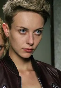 영화배우인 세베리야 야누사우스카이테의 대표 이미지