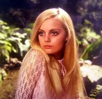 영화배우인 알렉산드라 헤이의 대표 이미지