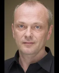 영화배우인 아틸라 모코스의 대표 이미지