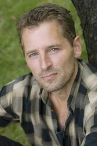 영화배우인 미카엘 비르키에르의 대표 이미지