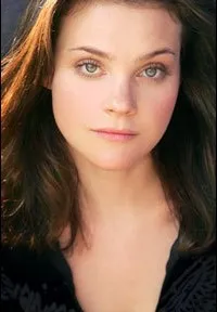 영화배우인 린 먼치넬리의 대표 이미지