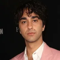 영화배우, 가수인 알렉스 울프의 대표 이미지