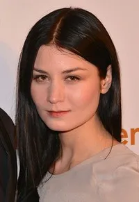 영화배우인 말린 부스카의 대표 이미지