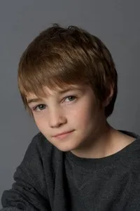 영화배우인 CJ 애덤스의 대표 이미지