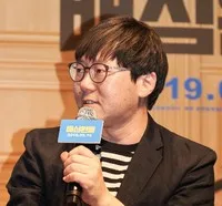 영화감독인 홍승완의 대표 이미지