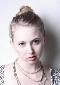 영화배우인 유스티나 바실레브스카의 대표 이미지