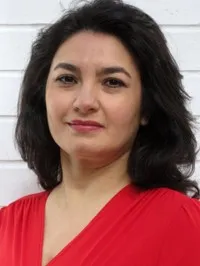 영화배우인 제노비아 샤로프의 대표 이미지