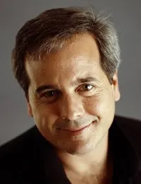 영화배우인 데시 아나즈 주니어의 대표 이미지