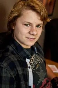 영화배우인 오스문 회에그의 대표 이미지