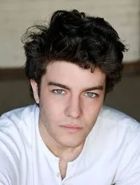 영화배우인 리스 워드의 대표 이미지