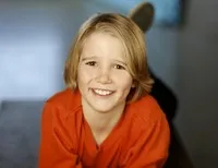 영화배우인 크리스천 마틴의 대표 이미지