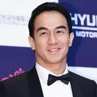 영화배우인 조 타슬림의 대표 이미지