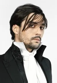 뮤지컬배우, 가수인 플로랑 모트의 대표 이미지