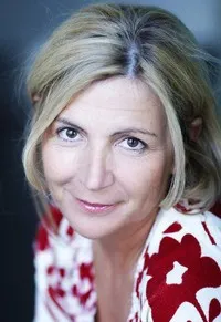 영화배우인 이살린드 지오반지글리의 대표 이미지