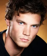 영화배우인 데릭 셀러의 대표 이미지