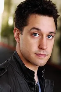 영화배우인 마이클 맥키디의 대표 이미지