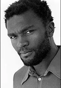 영화배우인 에밀리오 부알레의 대표 이미지