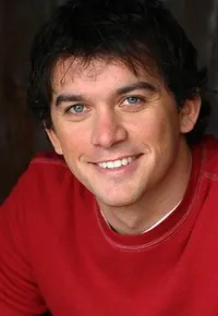 영화배우인 맷 카브신스키의 대표 이미지