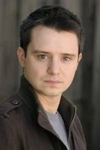 영화배우인 제임스 이미커스의 대표 이미지