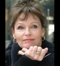 영화배우인 안젤리카 돔뢰제의 대표 이미지