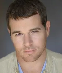 영화배우인 데렉 필립스의 대표 이미지