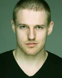 영화배우인 코디 딜의 대표 이미지