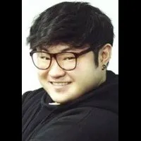 연극배우인 김으로의 대표 이미지