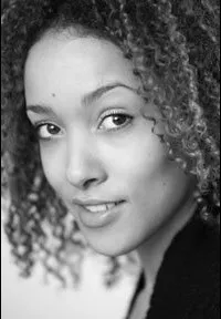 영화배우인 엘로이즈 조셉의 대표 이미지