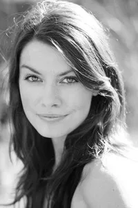 영화배우인 루시 드라이브의 대표 이미지