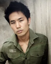 영화배우인 조니 영의 대표 이미지