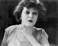 영화배우인 리아 드 푸티의 대표 이미지