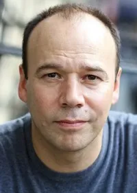 영화배우인 대니 버스타인의 대표 이미지