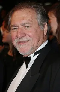 영화배우인 피에르 산티니의 대표 이미지