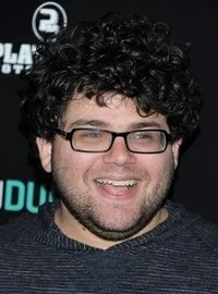 영화배우인 조너선 다니엘 브라운의 대표 이미지