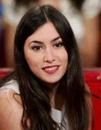 가수인 올리비아 루이즈의 대표 이미지